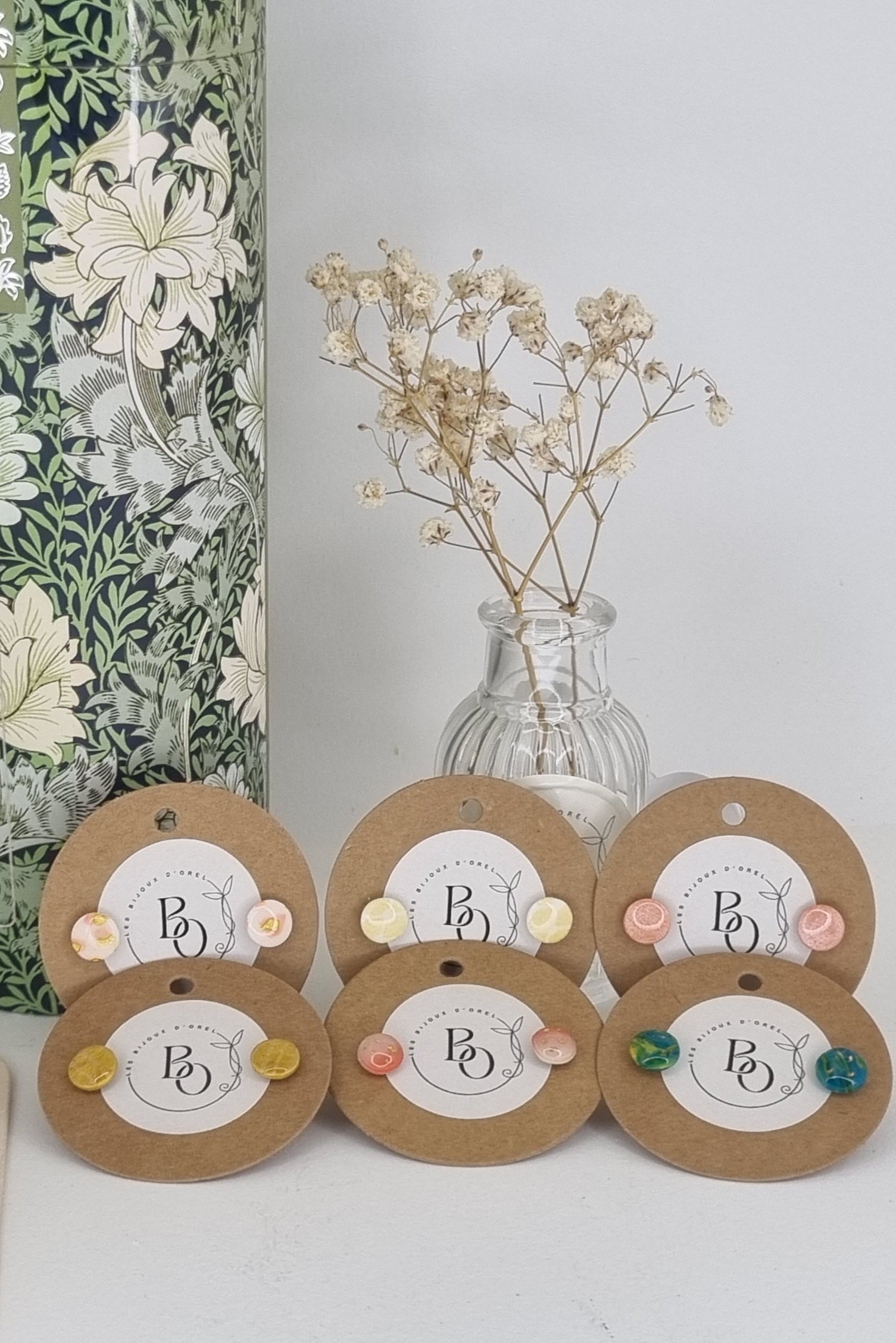 Puces : clous d'oreilles