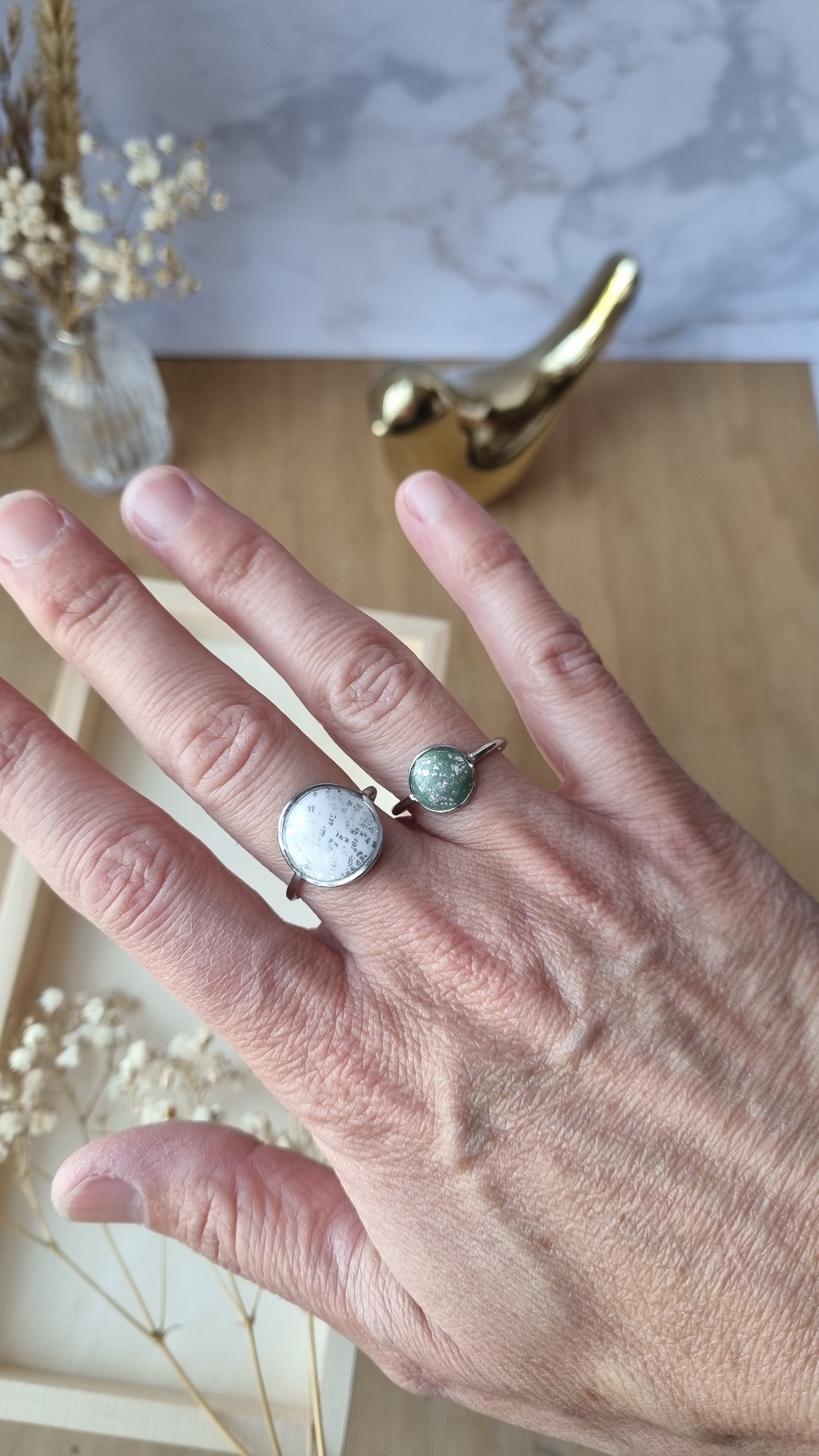 Bague Bérénice grande argentée blanche