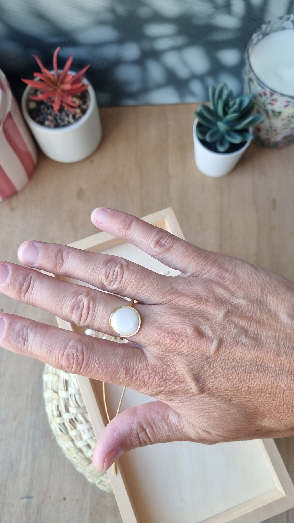 Bague Blandine grande dorée blanche