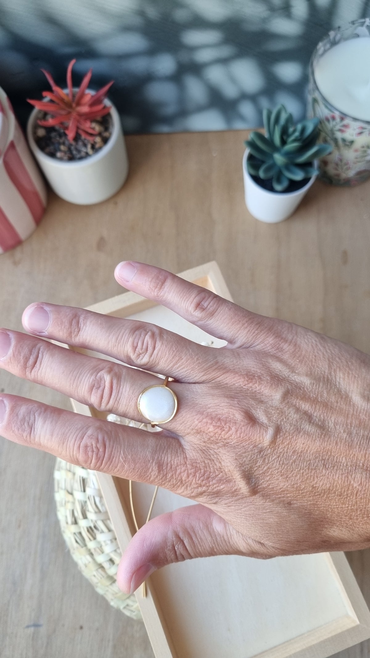 Bague Blandine grande dorée blanche